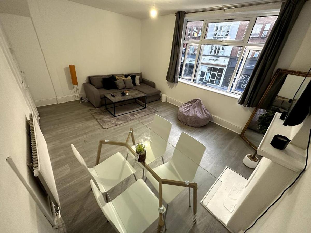 Wonderful 2 Bedroom On Tower Bridge London Eksteriør billede